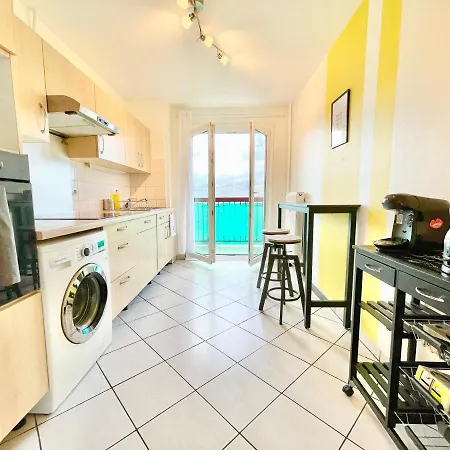 아파트 - La Cigogne - Balcon - Vue Degagee - Netflix - Wifi Fibre - Parking Gratuit - Quartier Populaire 콜마