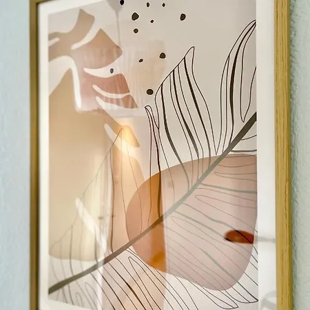 아파트 - La Cigogne - Balcon - Vue Degagee - Netflix - Wifi Fibre - Parking Gratuit - Quartier Populaire