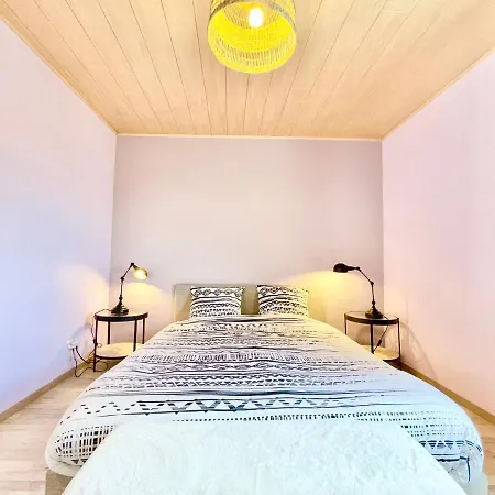 Appartement - La Cigogne - Balcon - Vue Degagee - Netflix - Wifi Fibre - Parking Gratuit - Quartier Populaire