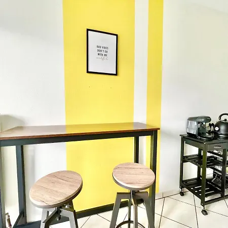 Appartement - La Cigogne - Balcon - Vue Degagee - Netflix - Wifi Fibre - Parking Gratuit - Quartier Populaire