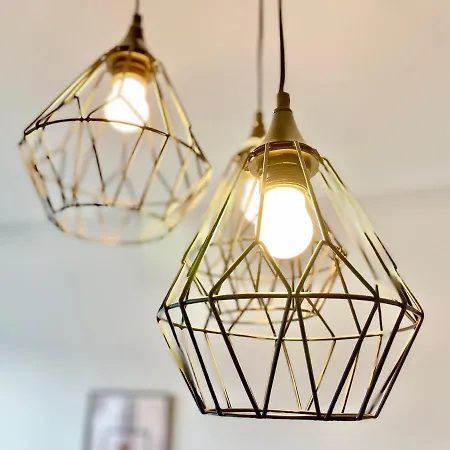 - La Cigogne - Balcon - Vue Degagee - Netflix - Wifi Fibre - Parking Gratuit - Quartier Populaire 아파트 콜마