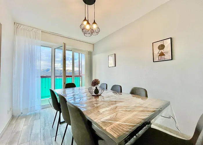 Appartamento - La Cigogne - Balcon - Vue Dégagée - Netflix - Wifi Fibre - Parking Gratuit - Quartier Populaire *