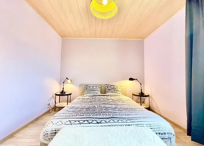 アパート - La Cigogne - Balcon - Vue Degagee - Netflix - Wifi Fibre - Parking Gratuit - Quartier Populaire