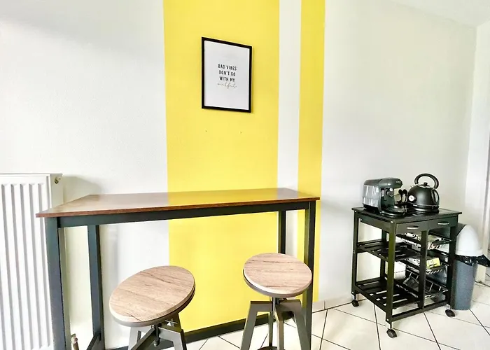 Appartamento - La Cigogne - Balcon - Vue Dégagée - Netflix - Wifi Fibre - Parking Gratuit - Quartier Populaire