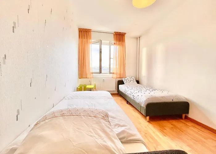 アパート - La Cigogne - Balcon - Vue Degagee - Netflix - Wifi Fibre - Parking Gratuit - Quartier Populaire