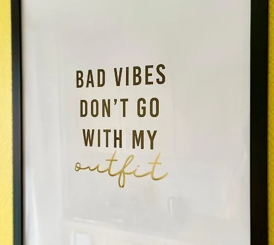 - La Cigogne - Balcon - Vue Dégagée - Netflix - Wifi Fibre - Parking Gratuit - Quartier Populaire Appartamento *