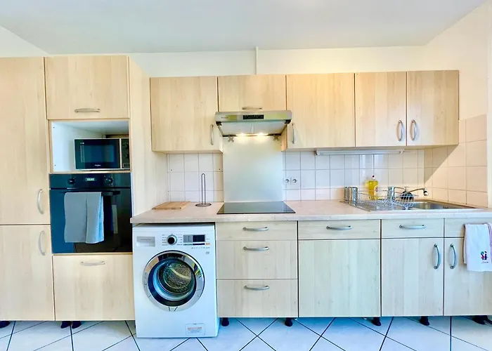 - La Cigogne - Balcon - Vue Degagee - Netflix - Wifi Fibre - Parking Gratuit - Quartier Populaire アパート コルマール