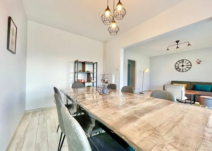 - La Cigogne - Balcon - Vue Dégagée - Netflix - Wifi Fibre - Parking Gratuit - Quartier Populaire Appartamento