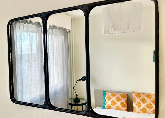 - La Cigogne - Balcon - Vue Dégagée - Netflix - Wifi Fibre - Parking Gratuit - Quartier Populaire