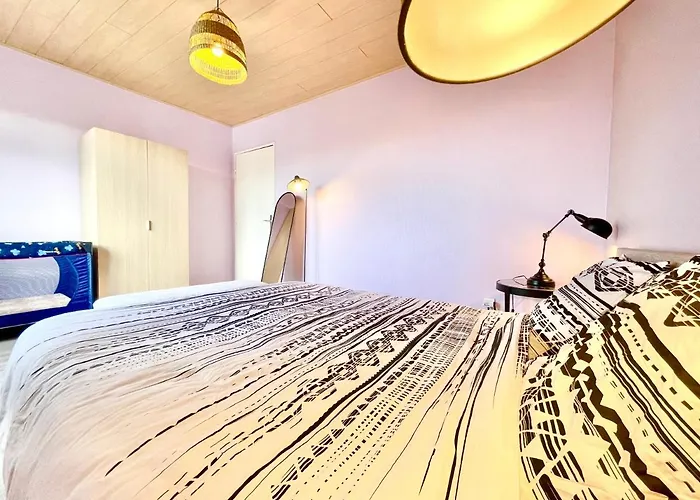 - La Cigogne - Balcon - Vue Degagee - Netflix - Wifi Fibre - Parking Gratuit - Quartier Populaire *