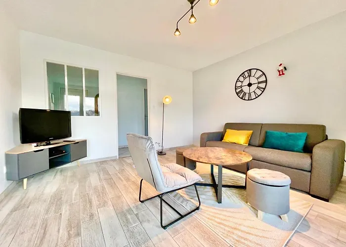 - La Cigogne - Balcon - Vue Dégagée - Netflix - Wifi Fibre - Parking Gratuit - Quartier Populaire Appartamento